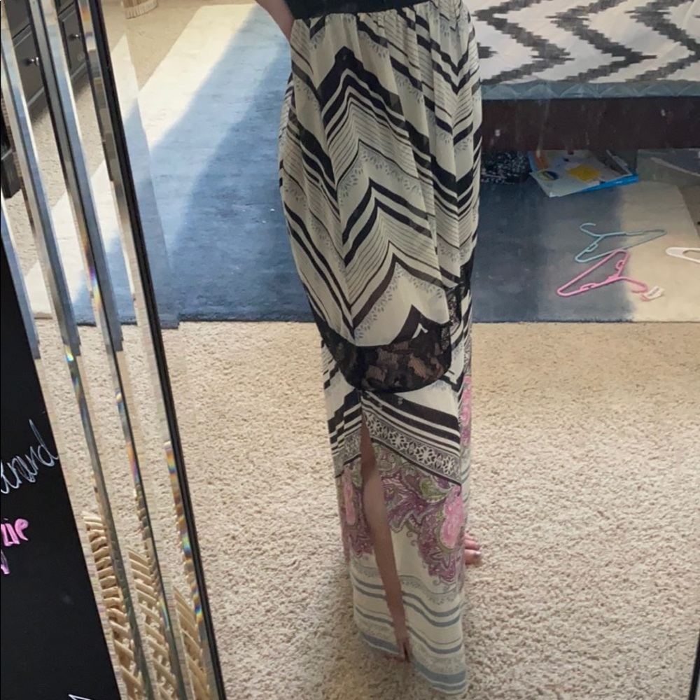 Long Pattern Dress - Picture 2 of 6